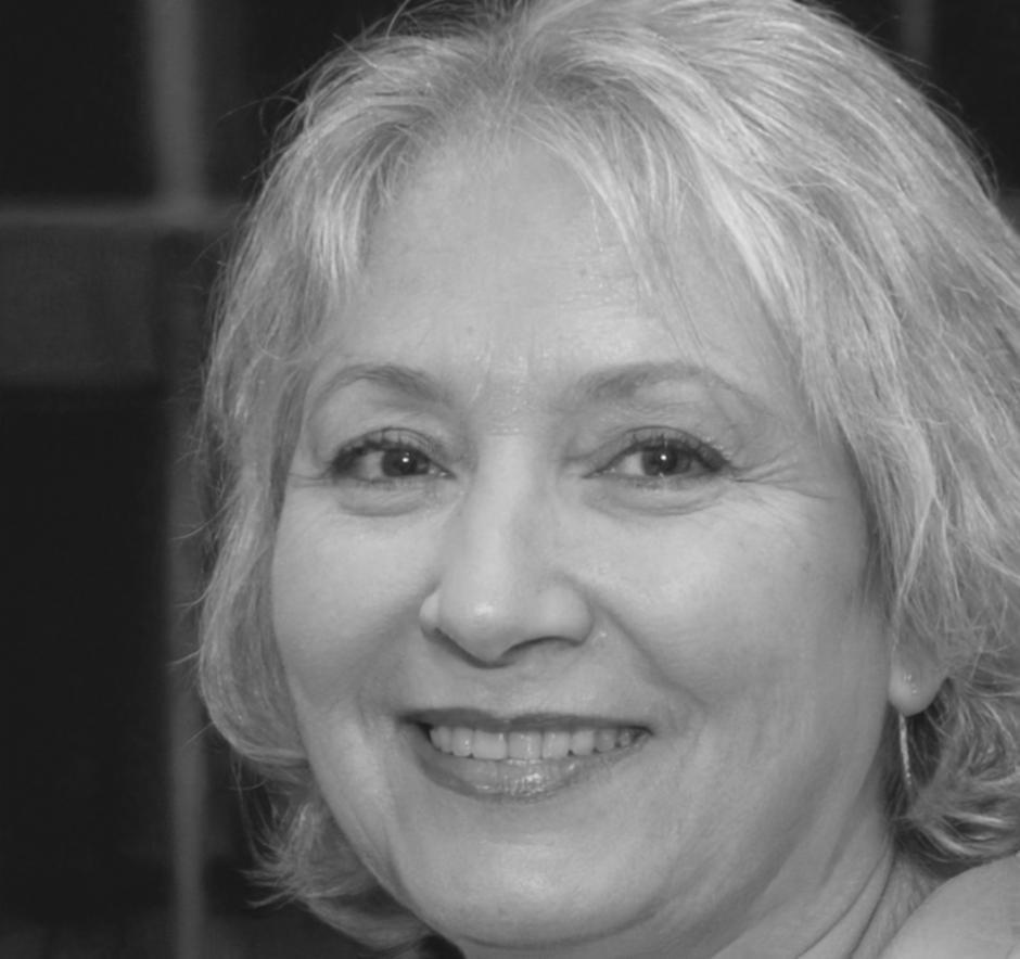 Retrato de Ana López, graduada destacada